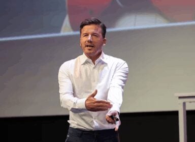 Jarno Duursma geeft een AI-presentatie bij Rabobank